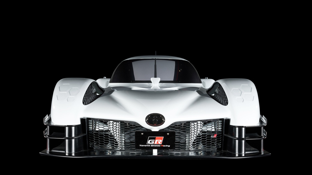 Белый спортивный автомобиль  Toyota GR Super Sport Concept, 2018 вид спереди