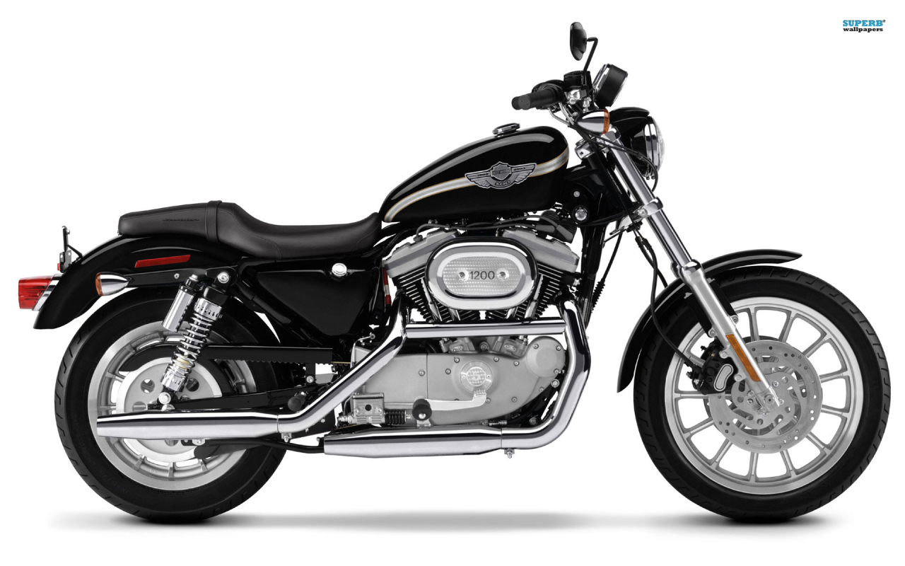 Быстрый мотоцикл Harley-Davidson XL 1200C Sportster Custom