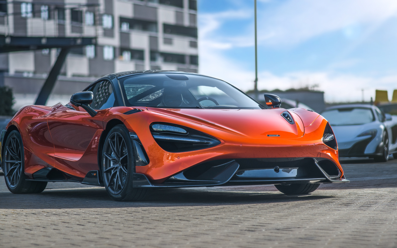 Быстрый McLaren 765LT 2021 года