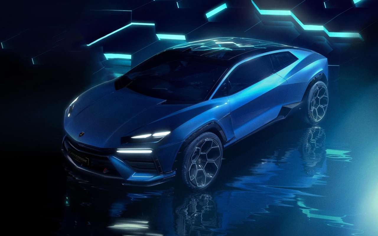 Презентация автомобиля Lamborghini Lanzador Concept EV на синем фоне