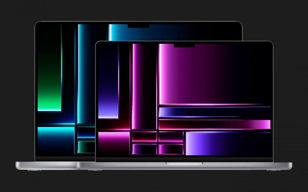 Новый MacBook Pro 2023 на черном фоне