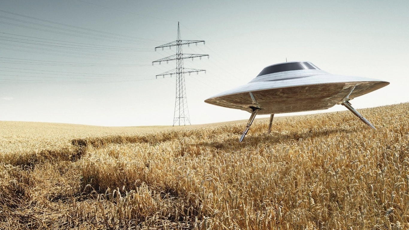 Creative_Wallpaper_UFOs_in_the_field_015