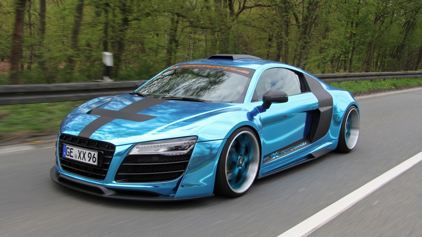 Голубая Audi R8