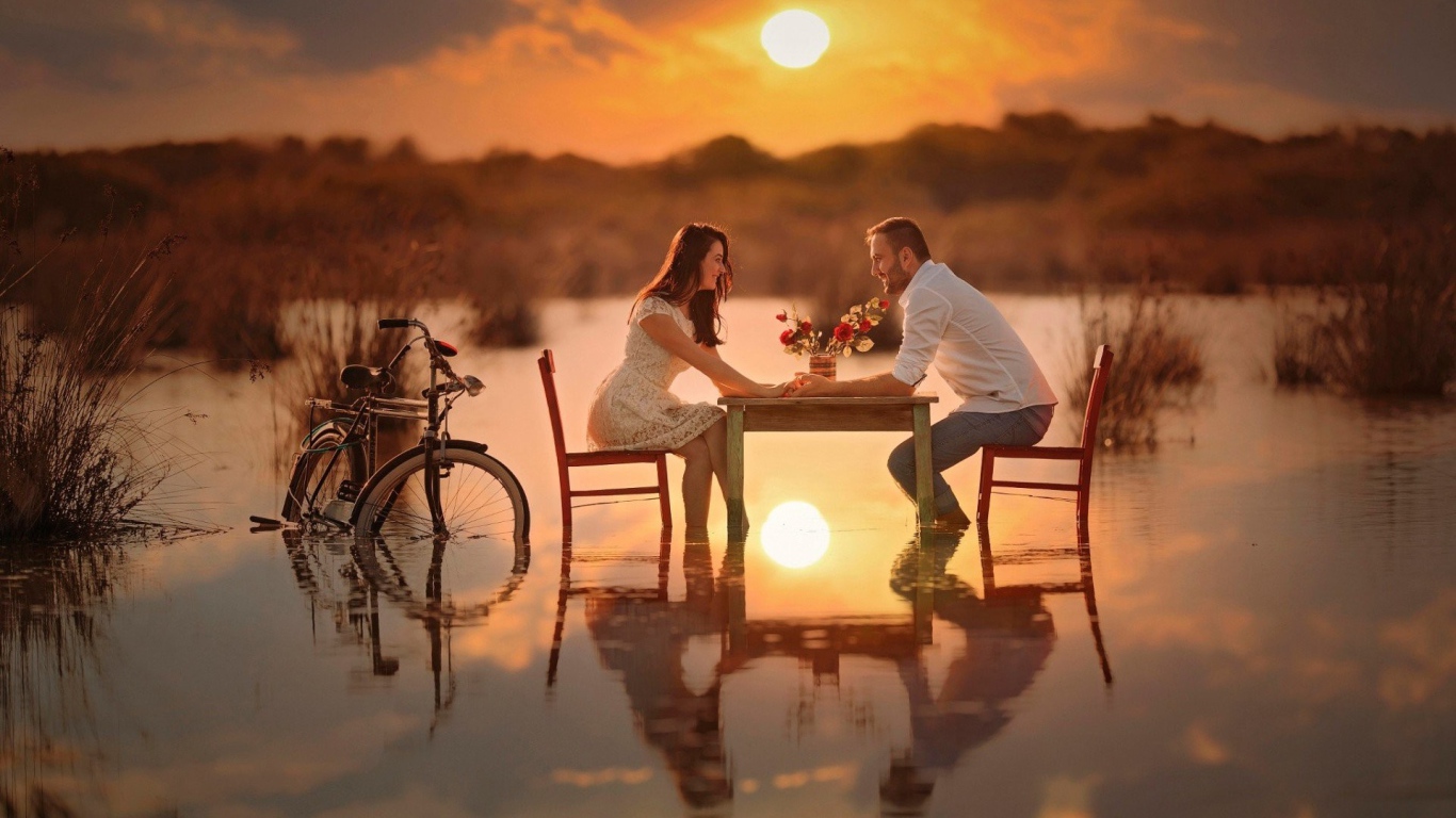 Романтический ужин на затопленном поле