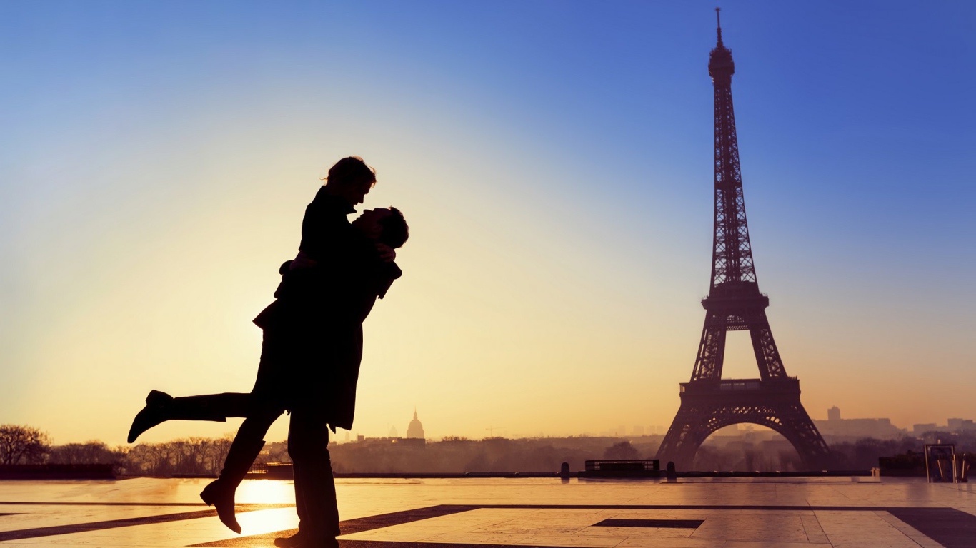 A couple in love in Paris