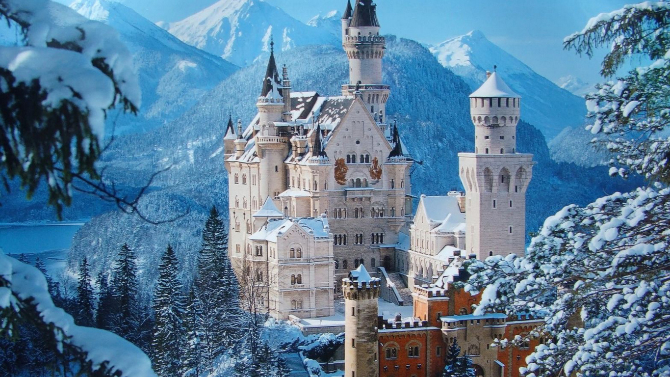 Neuschwanstein Castle in winter