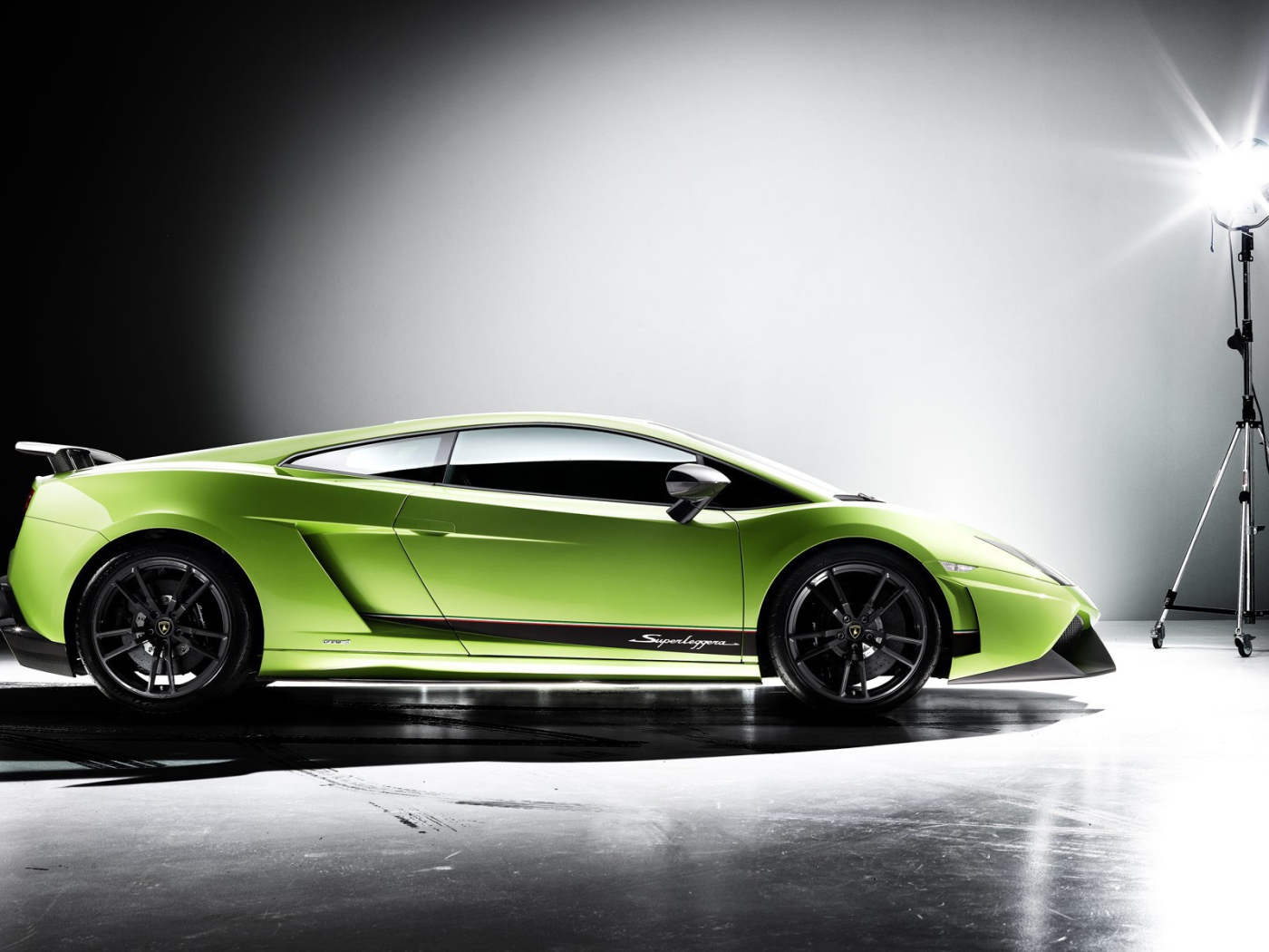 Фотосессия зеленого Lamborghini Gallardo Superleggera