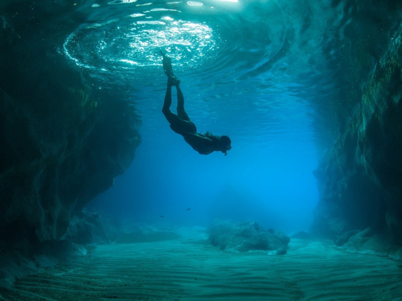 Занятия подводным плаванием