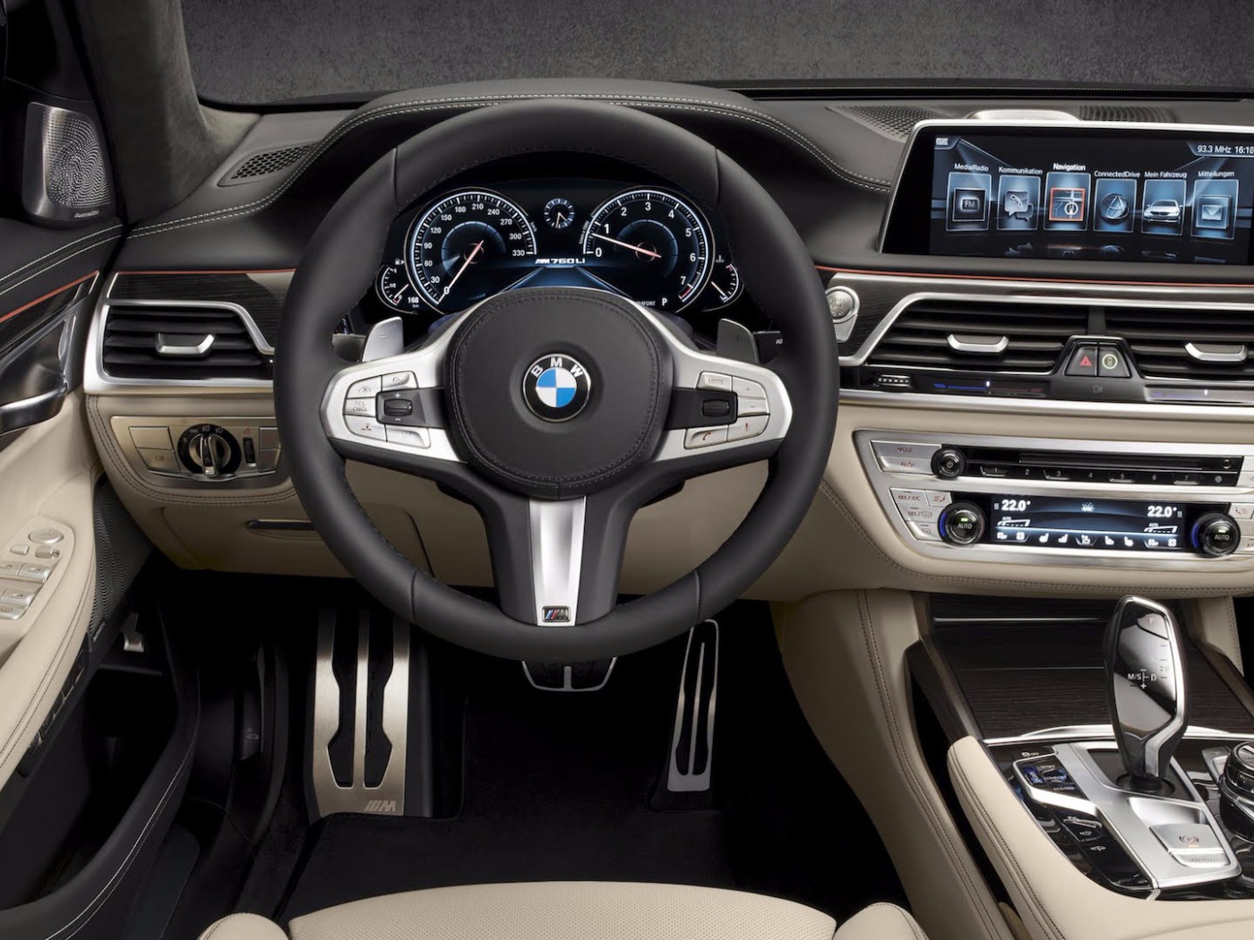 Кожаный салон BMW M760Li xDrive 2017