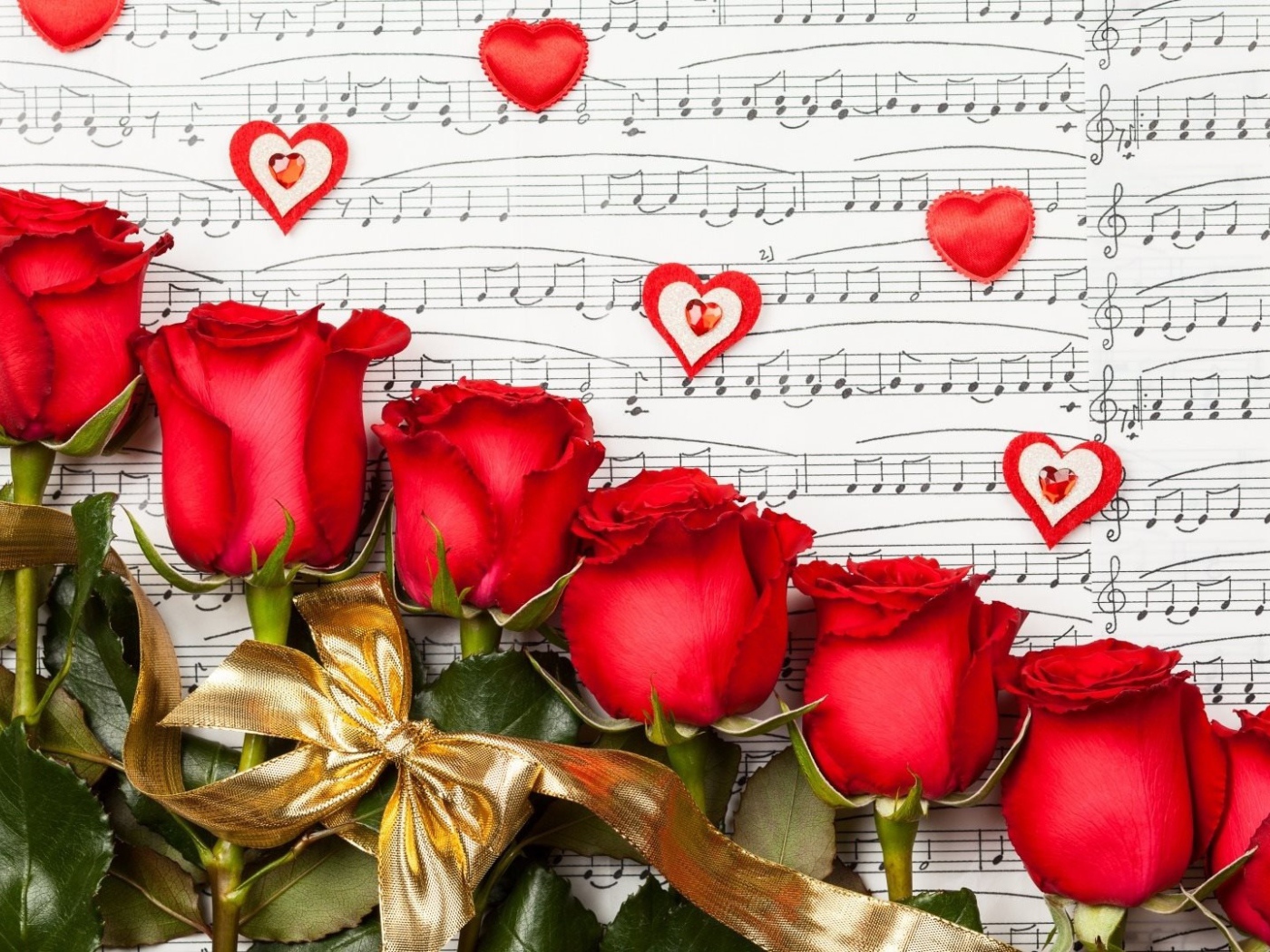 Notes and red roses