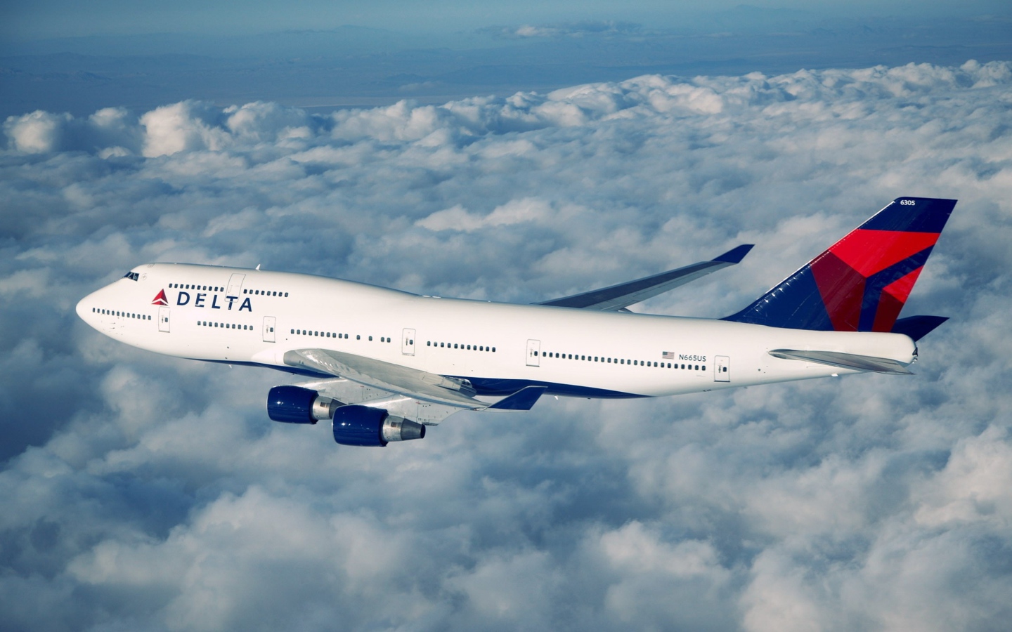 Боинг 747 в полете