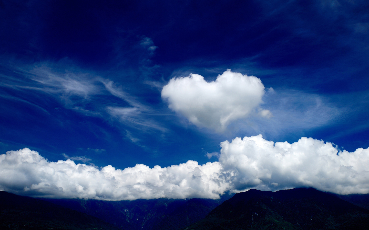Облако в форме сердечка