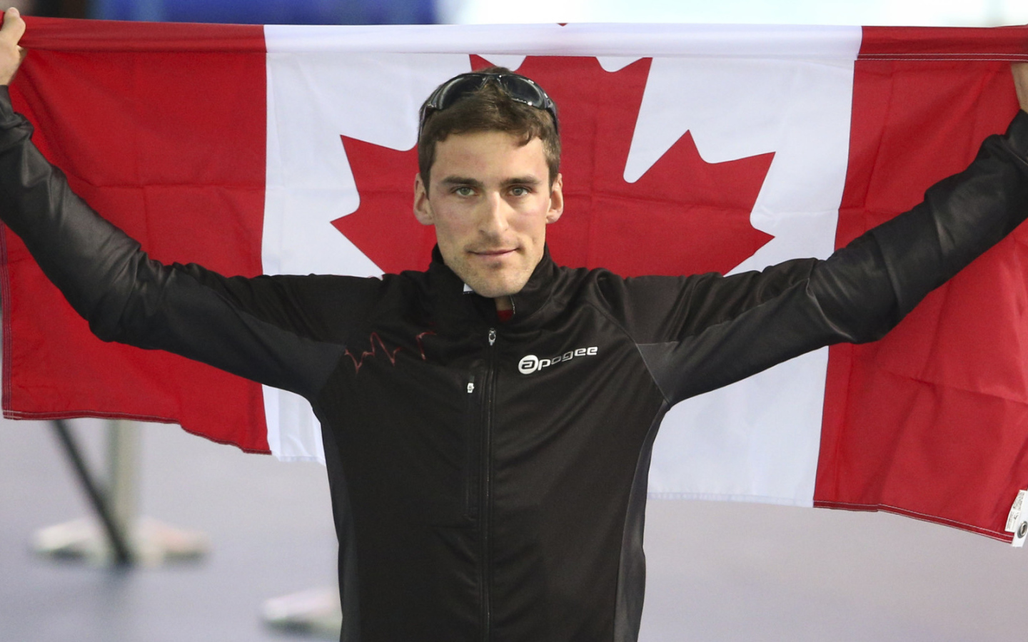 Обладатель серебряной и бронзовой медали в дисциплине скоростной бег на коньках Денни Моррисон на олимпиаде в Сочи