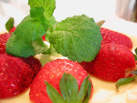 Еда - Ягоды, фрукты, орехи - Клубника и мята
