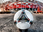 Спорт - Чемпионат Европы по футболу 2012 - мяч Adidas Танго 12