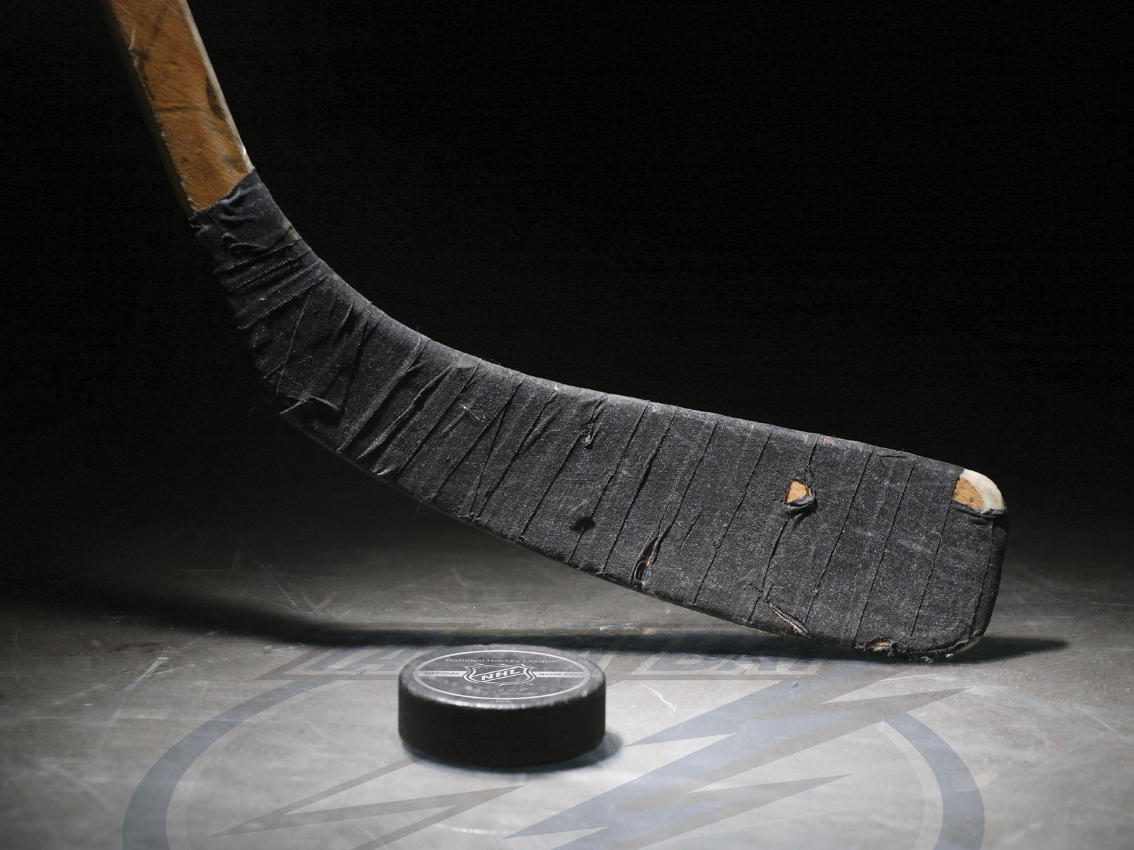 Hockey Stick and Puck wallpapers and images wallpapers, pictures, photos