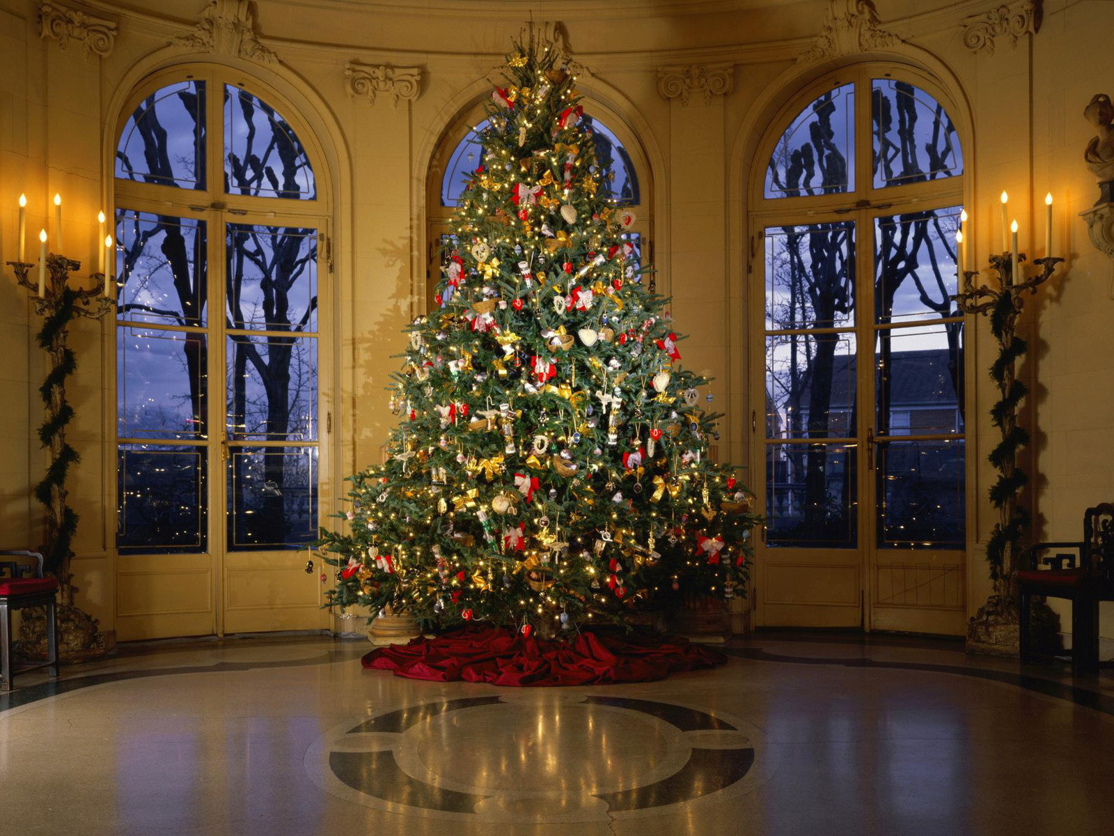 Новогодняя елка в президентском дворце