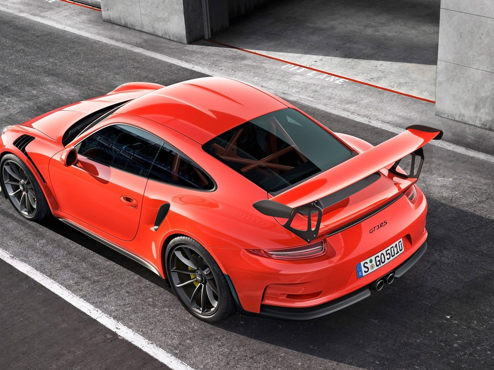 Светло красный Porsche 911 GT3 RS