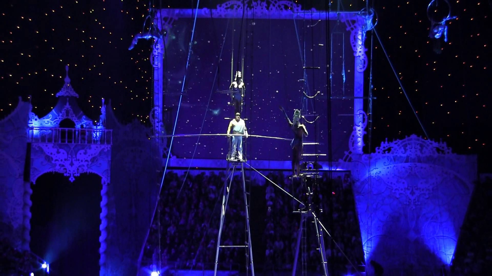 Цирк деда мороза в олимпийском