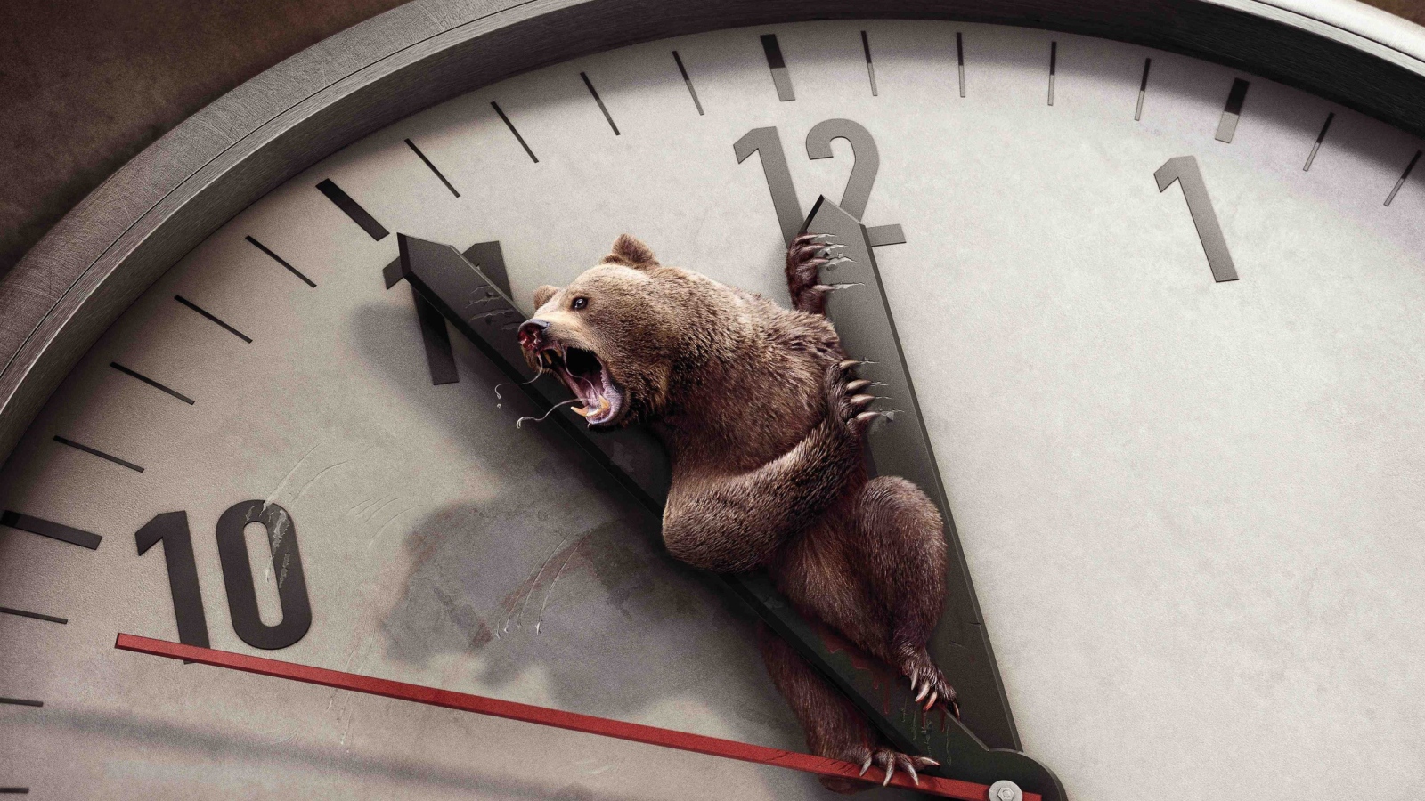 Медведь на стрелках часов