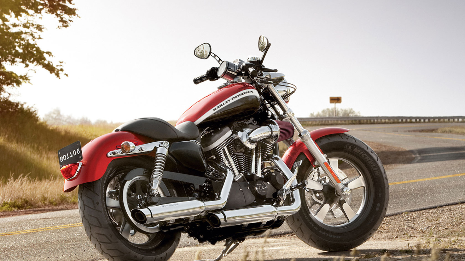 Красивый мотоцикл в москве Harley-Davidson XL 1200C Sportster Custom