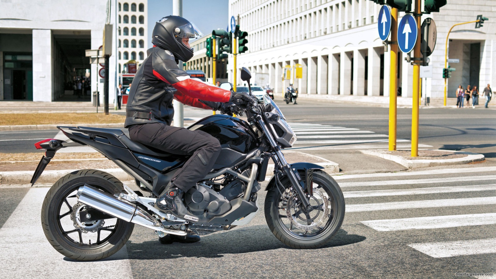 Популярный мотоцикл Honda NC 700 S