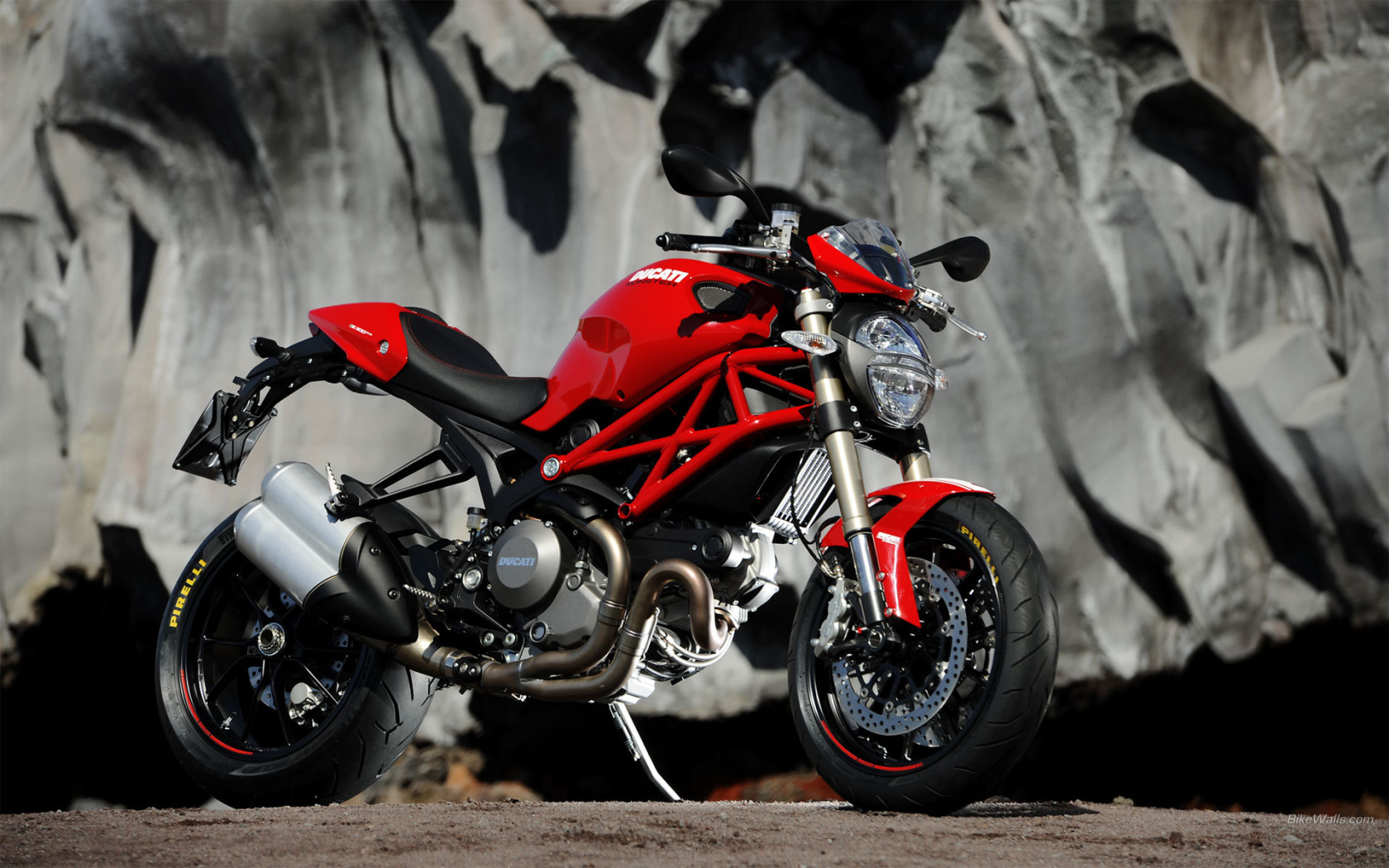 Невероятно быстрый мотоцикл Ducati Monster 1200