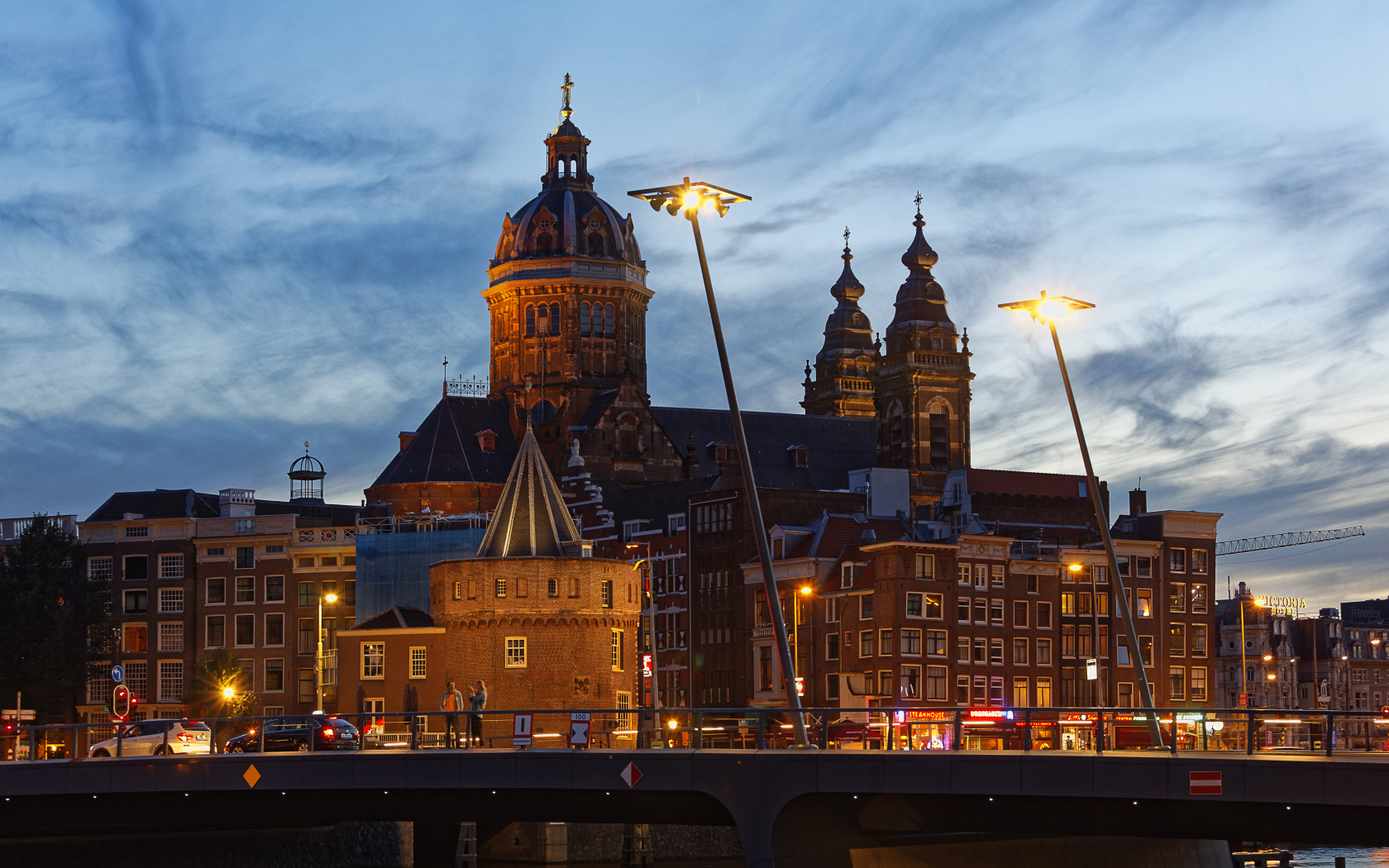 Средневековая церковь Святого Николая в Амстердаме. Нидерланды