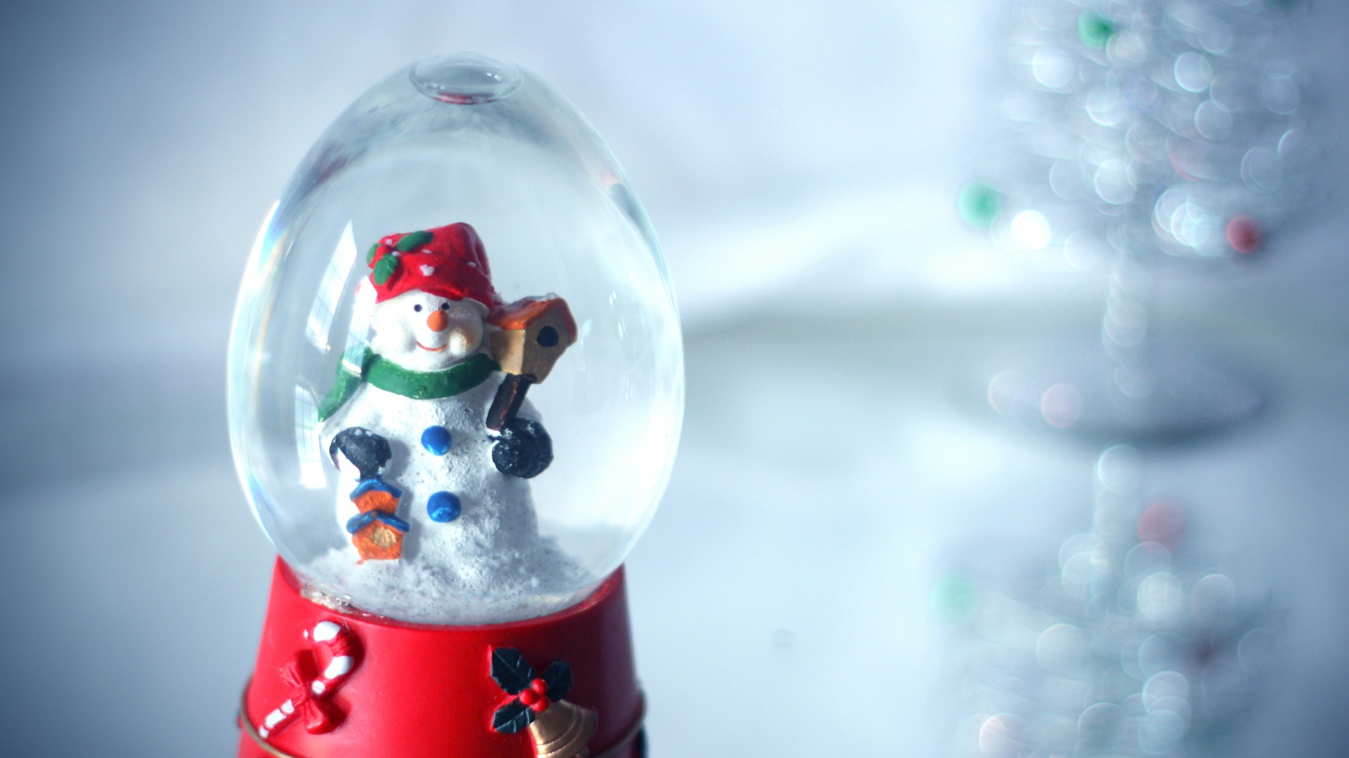 Снеговик в стеклянном шаре