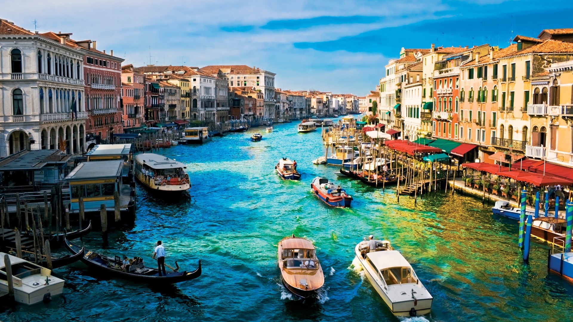 Голубые воды каналов в Венеции, Италия