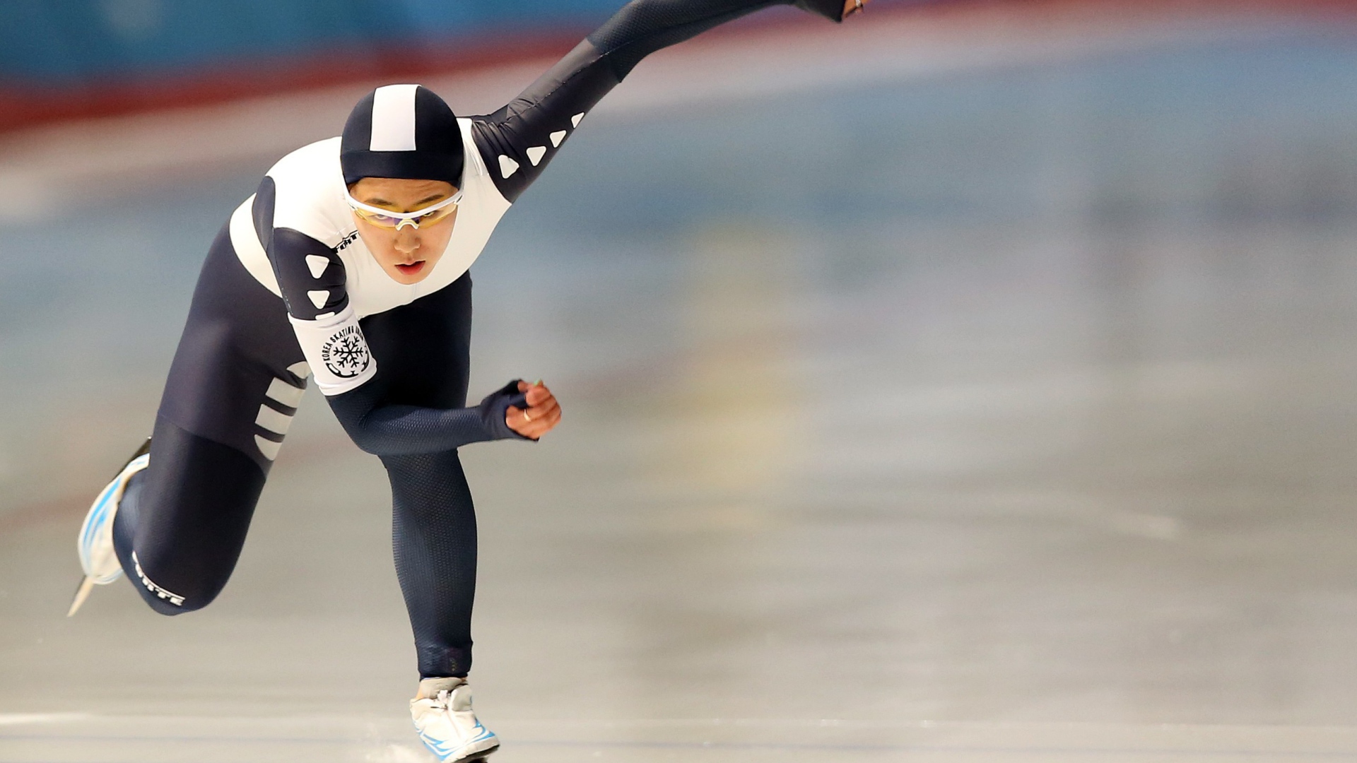 Обладательница золотой медали в дисциплине скоростной бег на коньках Санг-Хва Ли из Южной Кореи