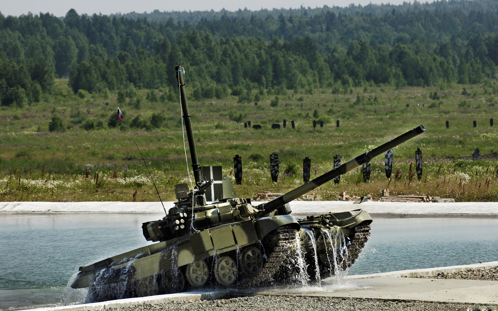 танк Т90 на полигоне