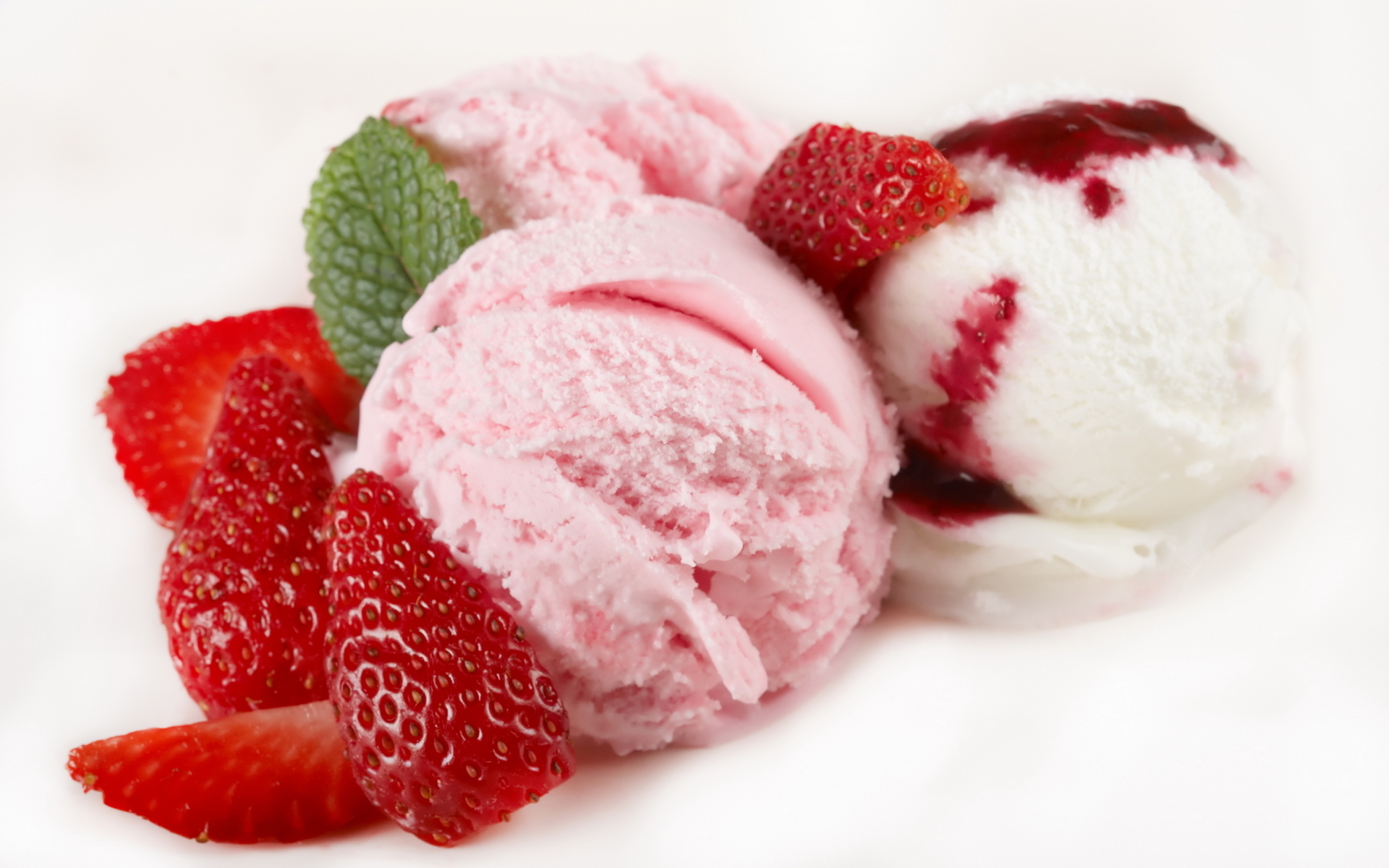 Ice cream with strawberries wallpapers and images - wallpapers ...