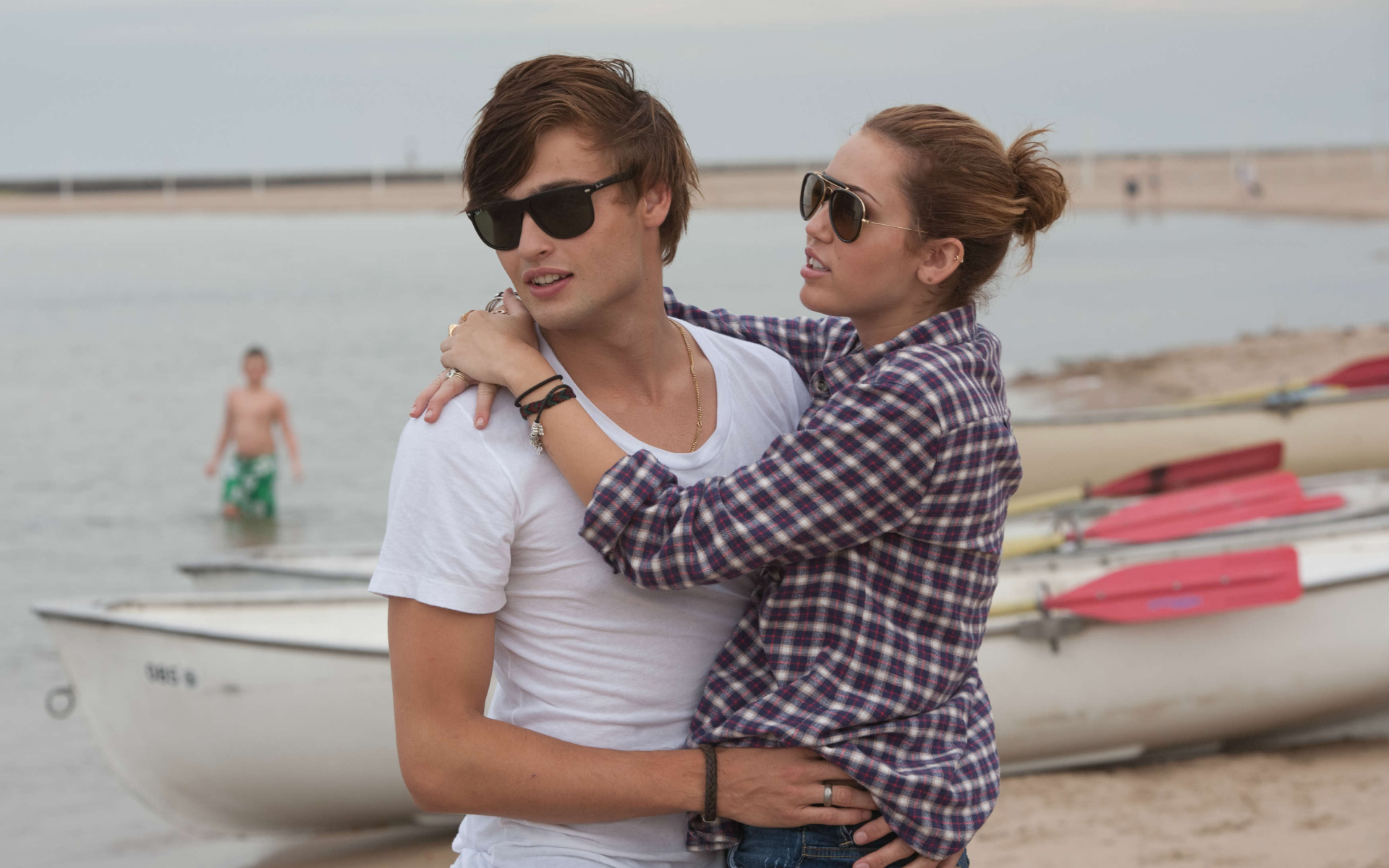 Miley Cyrus and Douglas Booth, the movie LOL