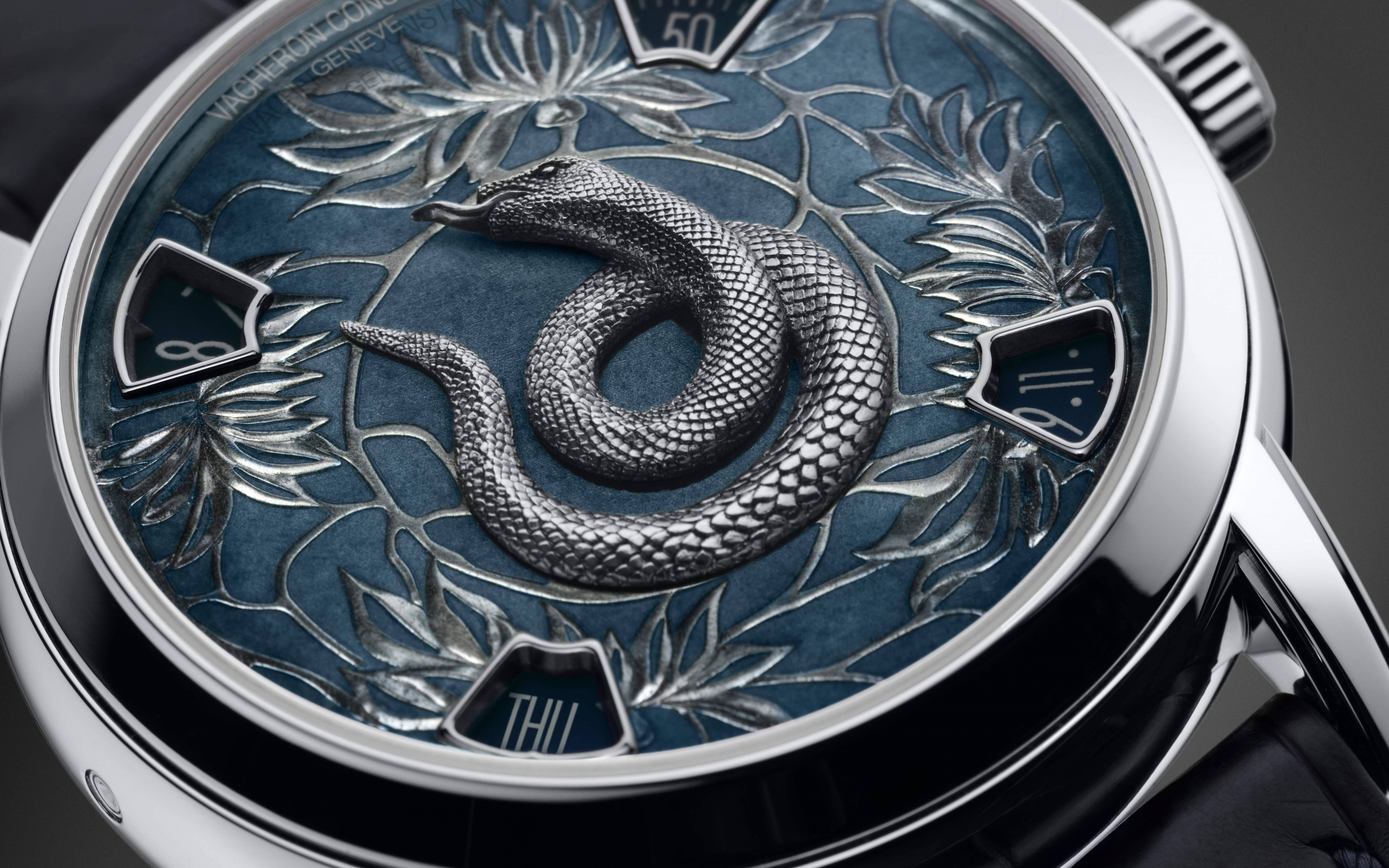 Стильные часы Vacheron Constanin со змеей на циферблате