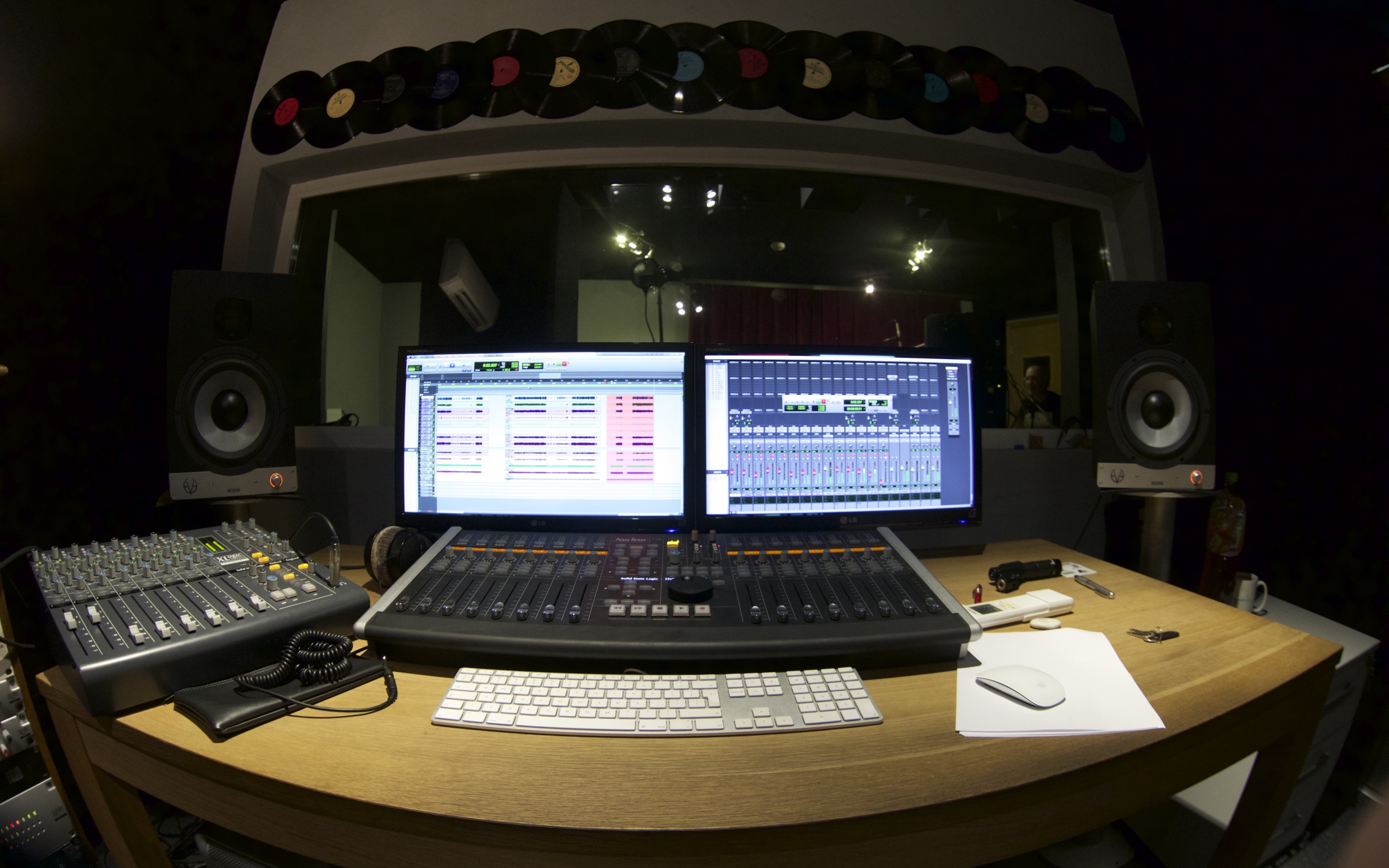 Панорамное фото студии звукозаписи