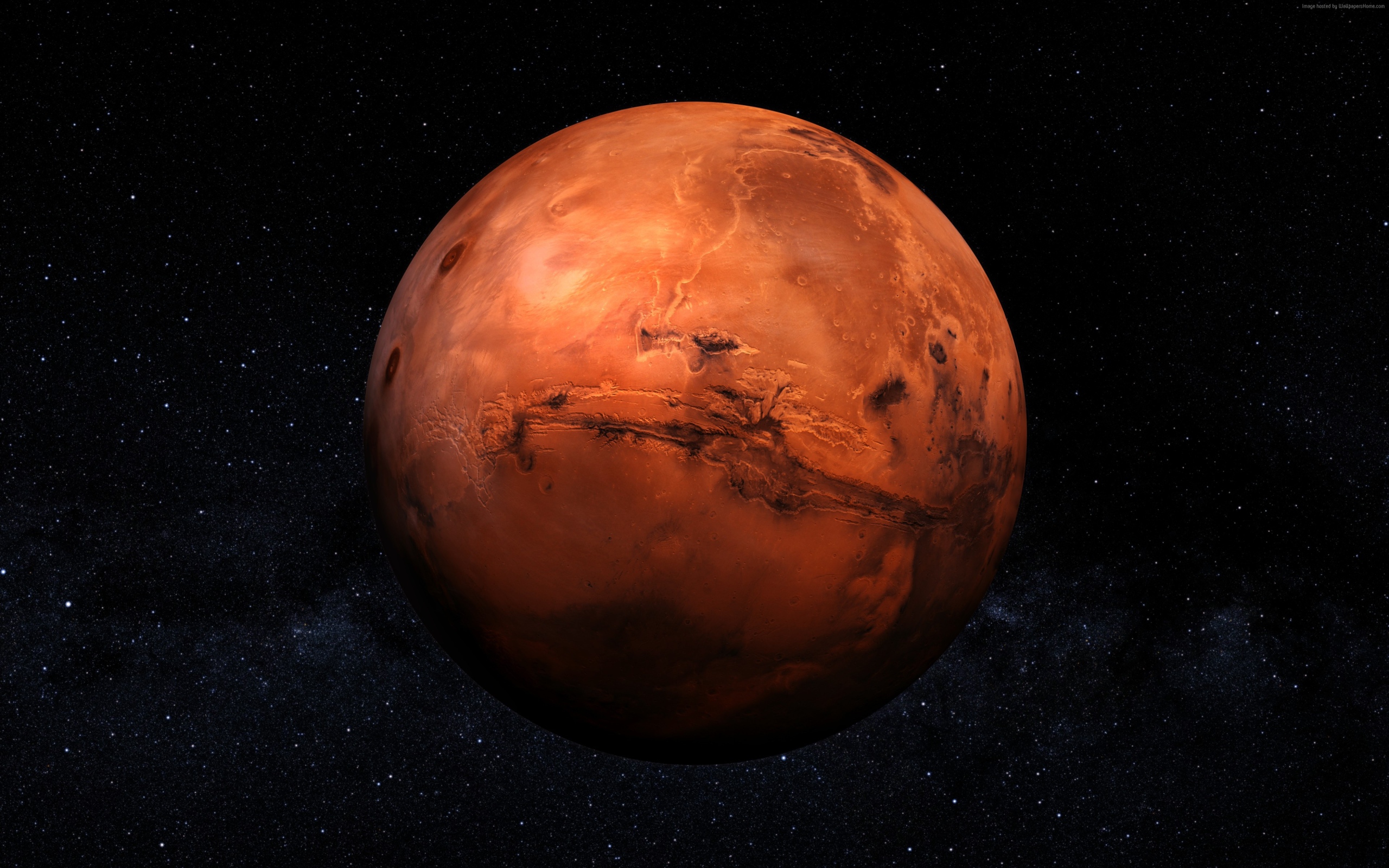 Красная планета Марс в космосе 