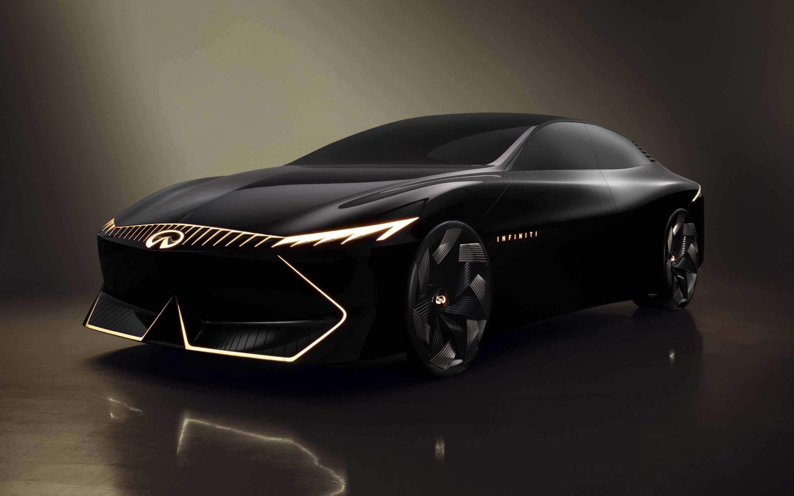 Черный автомобиль Infiniti Vision Qe 2023 года