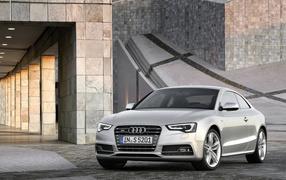 Audi-S5