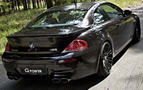 Black BMW M6
