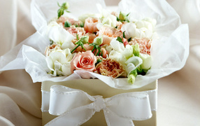 Коробка с цветами в День Св. Валентина