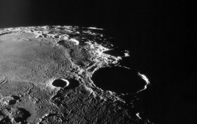 Лунная поверхность