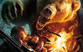 Медведь нападает на человека