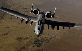 Военный самолет А-10