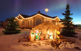 Красивый украшенный дом на рождество