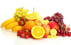 Натюрморт из фруктов и ягод