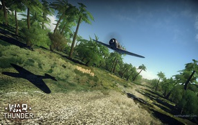 War Thunder самолет Пролетая над джунглями