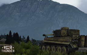 War Thunder танк в лесу
