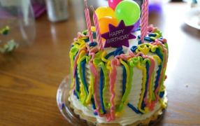 Весёлый разноцветный торт на день рождения