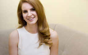 Lana Del Rey очаровательная улыбка